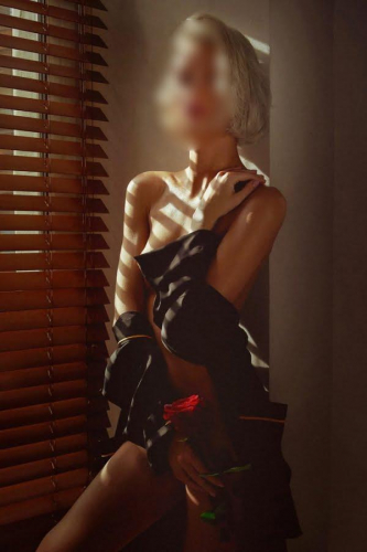 Индивидуалка СПб Виктория  Блондинка c 3 размером груди у метро Проспект Ветеранов Санкт-Петербург Фото-2